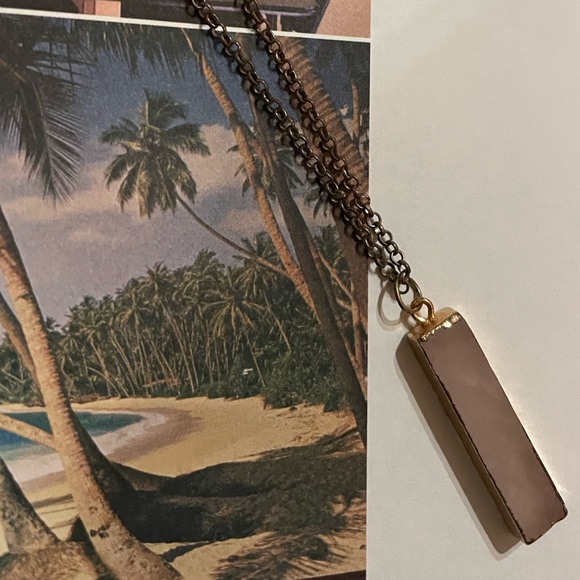 Pendant on chain - Picture 2 of 2